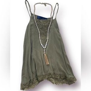 👀Olive Lace Spaghetti Strap Blouse👀